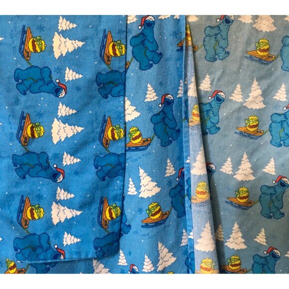 Sesame Street Cookie Monster Santa Hat Winter Scene Fitted Flat Pillow Bed Sheet - Picture 4 of 7